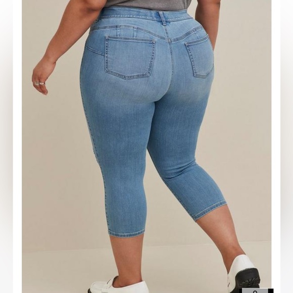 Torrid crop bombshell skinny super soft high-rise jeans - Picture 4 of 8